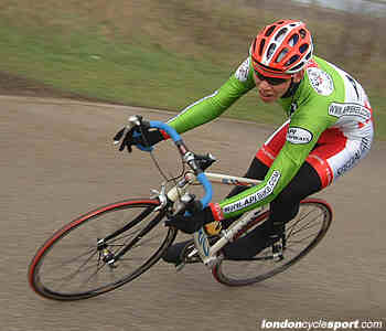 Downs on his way to victory. Photo courtesy of LondonCycleSport.com